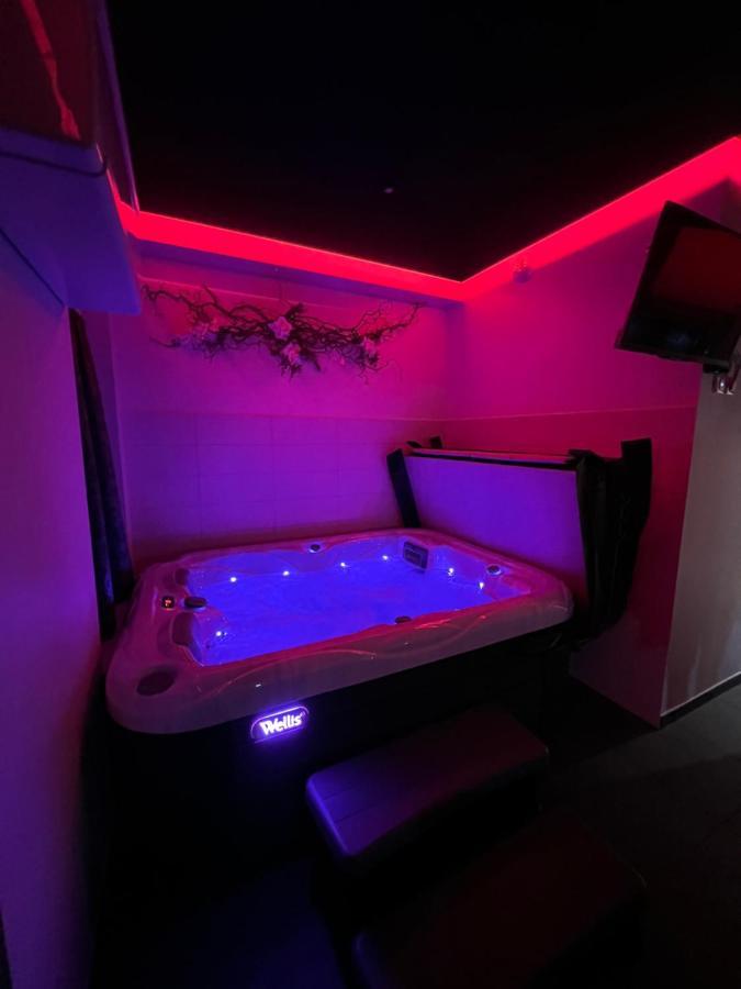 Spa De La Quarterelle Love Room 88 Vosges Remiremont Exteriör bild